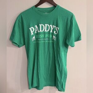 PADDY’S IRISH PUB It’s Always Sunny in Philadelphia Men’s Green Short Sleeve Tee